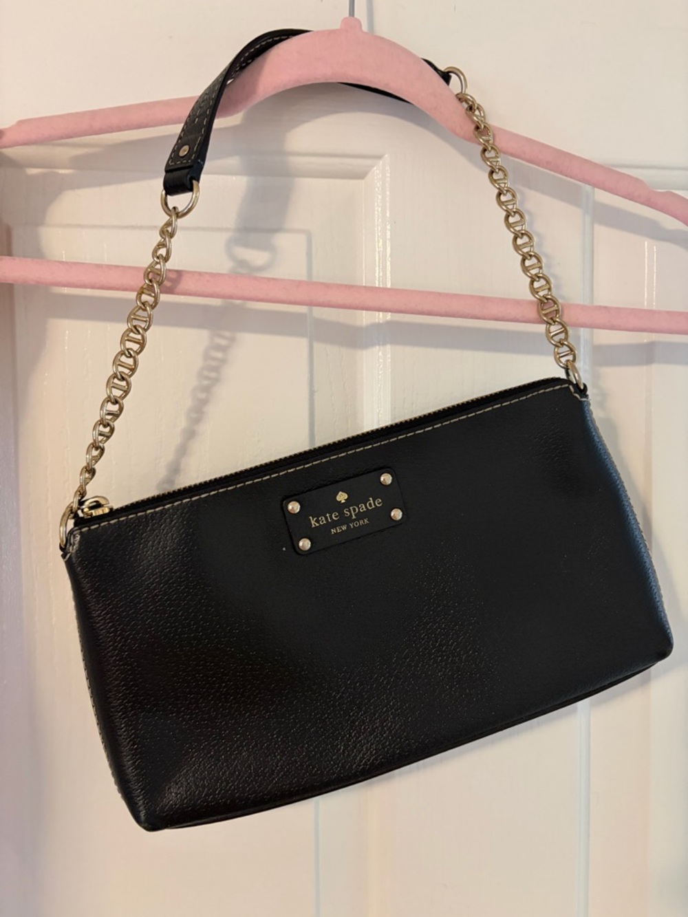 kate spade Black Leather Shoulder Bag with Gold Chain Strap Wellesley Byrd